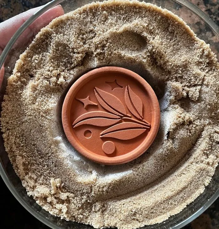 The Annual Science Experiment Of Watching Your Brown Sugar Solidify Into One Giant Rock Has Officially Been Canceled By This <a Style="Display:inline;" Href="Https://Www.amazon.com/Goodful-Softener-Design-Reusable-Terracotta/Dp/B08br11pch?ie=utf8&th=1&linkcode=ll1&tag=bpkiwi-20&linkid=47585f3aac486e0a00417201d82de9ee&language=en_us&ref_=as_li_ss_tl" Target="_blank">  <span Style="Font: Inherit; Color: #d74b1f;"> Terracotta Brown Sugar Saver </Span>