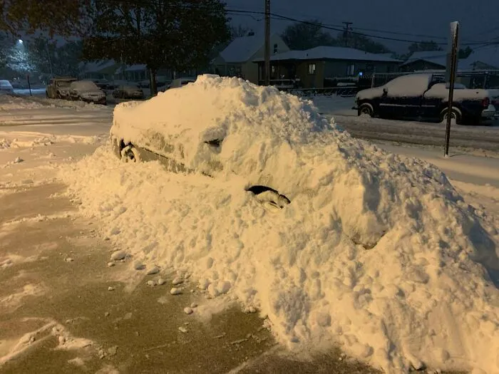 Una pequeña venganza de un compañero tras una pelea de bolas de nieve en el trabajo