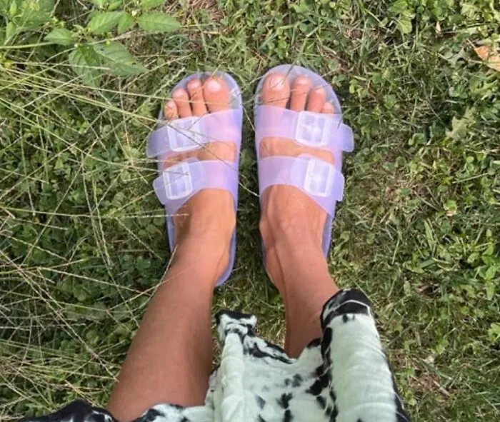 A Pair Of These <a Style="Display:inline;" Href="Https://Www.amazon.com/Funkymonkey-Sandals-Adjustable-Plastic-Transparent/Dp/B0blxb356t?ie=utf8&th=1&psc=1&linkcode=ll1&tag=bpstarfish-20&linkid=7093b6fc9cec07adfa3ec7debb14d724&language=en_us&ref_=as_li_ss_tl" Target="_blank">  <span Style="Font: Inherit; Color: #d74b1f;"> Plastic Sandals </Span> Will Let You Live Your Best Y2k, See-Through-Everything Fantasy From The Ankle Down