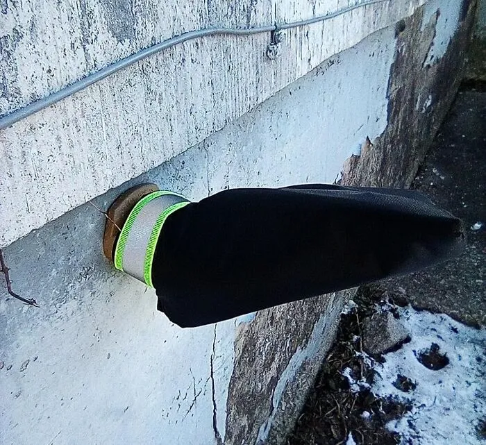 Putting A Cozy Little <a Style="Display:inline;" Href="Https://Www.amazon.com/Hometopia-Outdoor-Faucet-Cover-Winter/Dp/B0b7rjxzx1?ie=utf8&th=1&linkcode=ll1&tag=bplion-20&linkid=7e53e4c4d452dc195f51bbd275a5843e&language=en_us&ref_=as_li_ss_tl" Target="_blank">  <span Style="Font: Inherit; Color: #d74b1f;"> Water Faucet Cover Sock </Span> On Your Outdoor Spigot Is The Easiest Way To Prevent A Very Expensive Plumbing Emergency