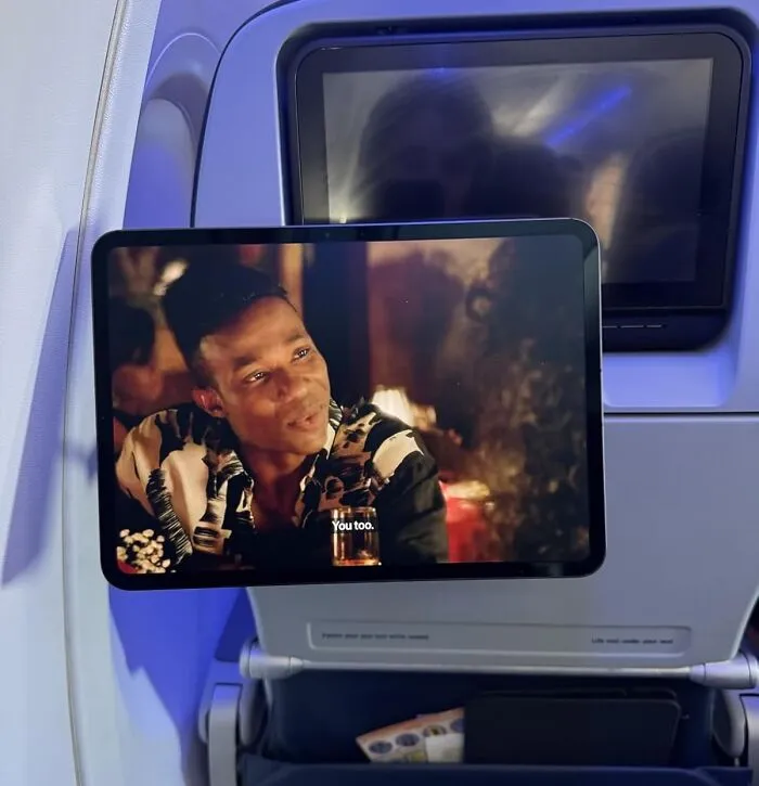 That Awkward Moment When Your In-Flight Movie Setup Collapses And Wakes Up Your Snoozing Neighbor Is Now A Thing Of The Past With An <a Style="Display:inline;" Href="Https://Www.amazon.com/Lisen-Essentials-Accessories-Universal-Handsfree/Dp/B0ckn1n2yh?ie=utf8&th=1&linkcode=ll1&tag=bpbobcat-20&linkid=f1b81aa982beeef3244392ce731bbd7d&language=en_us&ref_=as_li_ss_tl" Target="_blank">  <span Style="Font: Inherit; Color: #d74b1f;"> In-Flight Cellphone Stand </Span>