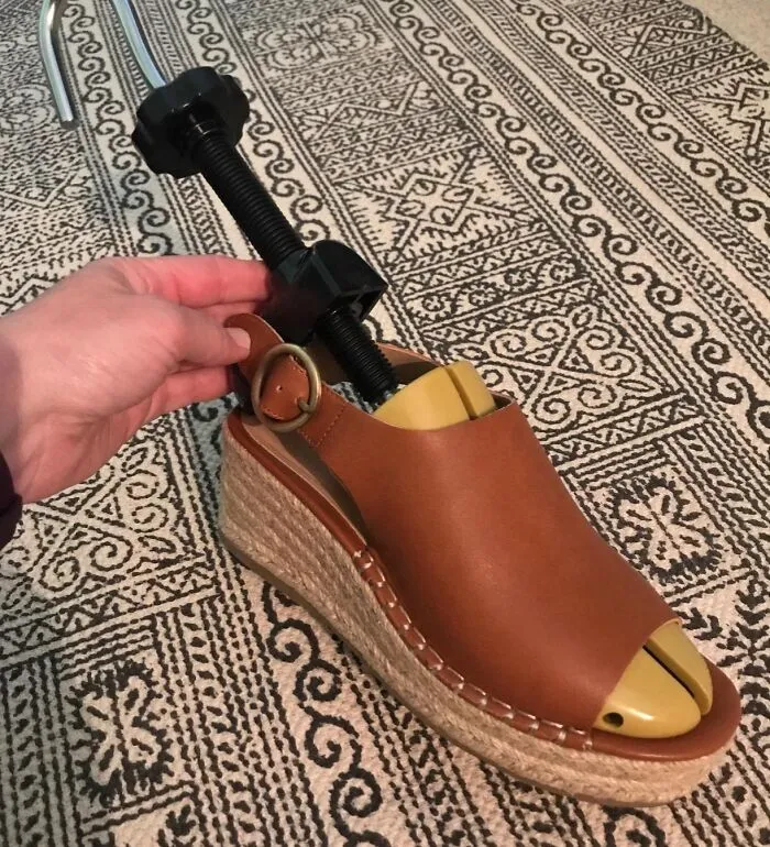  Cinderella's Evil Stepsisters Are Probably Kicking Themselves For Not Inventing A <a Style="Display:inline;" Href="Https://Www.amazon.com/Eachway-Professional-Premium-Stretcher-Adjustable/Dp/B01nakqebl?ie=utf8&th=1&linkcode=ll1&tag=bptoucan-20&linkid=78a9087ee6cb18873fe3c7968144e68c&language=en_us&ref_=as_li_ss_tl" Target="_blank">  <span Style="Font: Inherit; Color: #d74b1f;"> Shoe Stretcher And Shaper </Span>