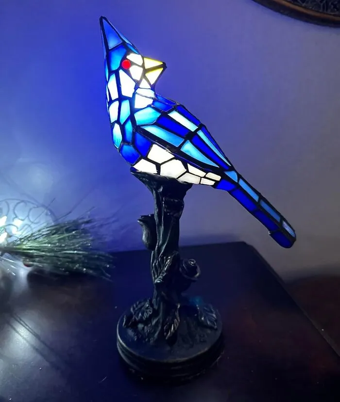  The Number One Rule Of Interior Design Is To 'Put A Bird On It,' And A <a Style="Display:inline;" Href="Https://Www.amazon.com/Tiffany-Style-Stained-Glass-Table/Dp/B07rk597bj?ie=utf8&th=1&linkcode=ll1&tag=bppony-20&linkid=6a5ec00bb9bf74d584a342821c4bbab9&language=en_us&ref_=as_li_ss_tl" Target="_blank">  <span Style="Font: Inherit; Color: #d74b1f;"> Stained Glass Bird Shaped Lamp </Span> Is The Most Enlightened Way To Do It