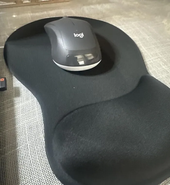 Your Wrist's Official Complaint About Its 9-To-5 Job As A Carpal Tunnel Guinea Pig Has Been Heard, And The Solution Is A <a Style="Display:inline;" Href="Https://Www.amazon.com/Ergocomfort-Pad-Ergonomic-Mousepad-Support-Non-Slip-Accessories/Dp/B0d3rsddqt?ie=utf8&th=1&linkcode=ll1&tag=bpeagle-20&linkid=2a0205bf0bfa555c9a7884945fa8a946&language=en_us&ref_=as_li_ss_tl" Target="_blank">  <span Style="Font: Inherit; Color: #d74b1f;"> Gel Wrist Rest Mouse Pad </Span>