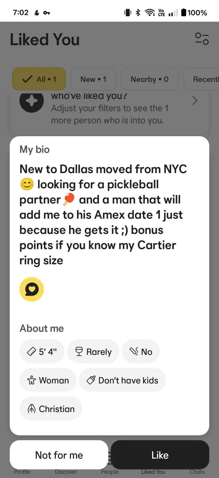 Dating profile bio screenshot of a woman called out online for delusional and crazy behavior on social media.