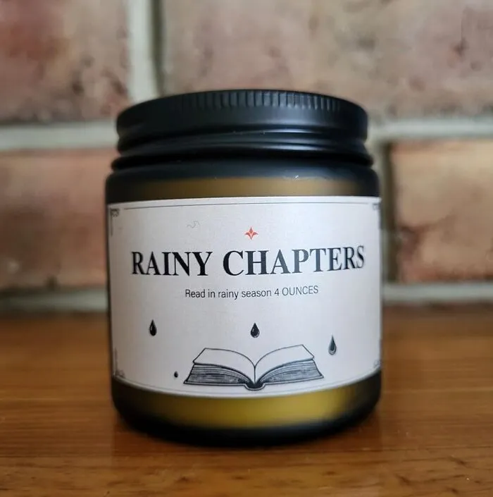 The Bookworm In Your Life Can Now Make Their Entire Room Smell Like A Cozy, Leather-Bound Dream With A <a Style="Display:inline;" Href="Https://Www.amazon.com/Rainy-Chapters-Scented-Jar-Candle/Dp/B0f1g2cwbp?ie=utf8&th=1&linkcode=ll1&tag=bpcobra-20&linkid=85620b4b29f9c89781d49efebc2f14e2&language=en_us&ref_=as_li_ss_tl" Target="_blank">  <span Style="Font: Inherit; Color: #d74b1f;"> Rainy Chapters Scented Jar Candle </Span>