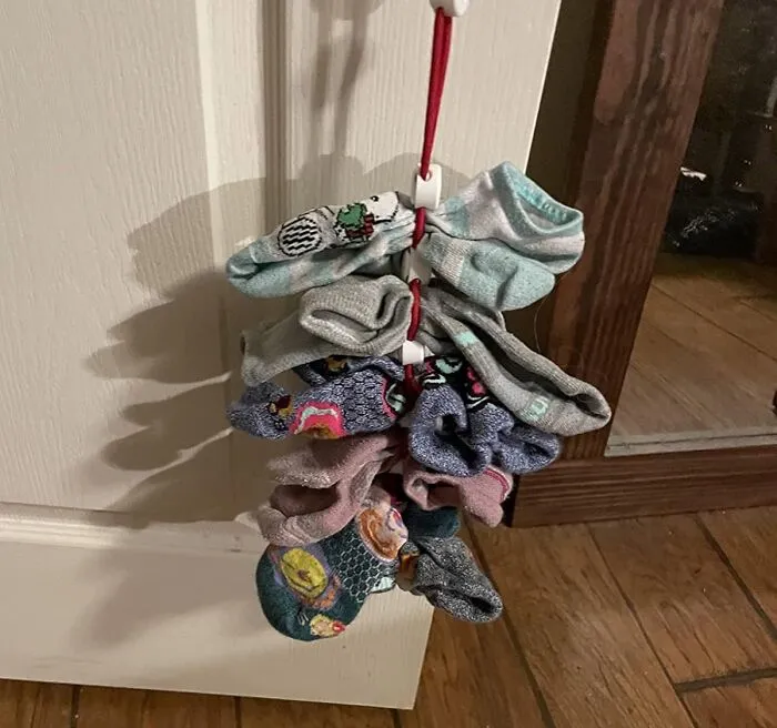  The Witness Protection Program For Your Socks Has Officially Been Shut Down By This <a Style="Display:inline;" Href="Https://Www.amazon.com/Sockdock-Laundry-Storage-Organizer-Container/Dp/B071gpmpcw?ie=utf8&th=1&linkcode=ll1&tag=bpsparrow-20&linkid=cfe5bdecdc5a17444fddf603d1cff8c7&language=en_us&ref_=as_li_ss_tl" Target="_blank">  <span Style="Font: Inherit; Color: #d74b1f;"> Sock Laundry Solution </Span>