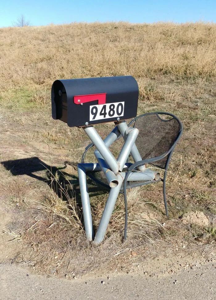 This "Thinking" Mailbox