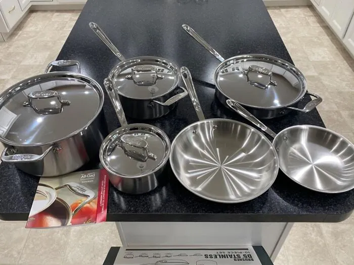  A New <span Style="Font: Inherit; Color: #d74b1f;"> Stainless Steel Cookware Set </Span> Is Here Throw A Retirement Party For That One Scratched-Up Pan You Use For Everything 