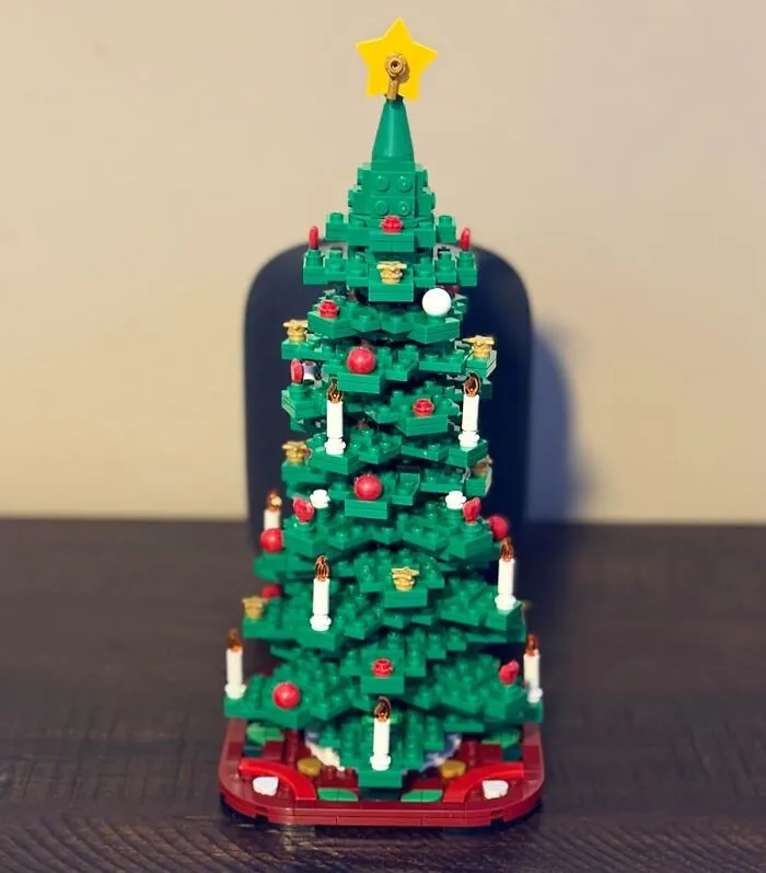 The One Christmas Tree In The House They Won't Get In Trouble For Redecorating A Million Times Is This <a Style="Display:inline;" Href="Https://Www.amazon.com/Christmas-40573-Building-Decoration-Holiday/Dp/B0bh1np1tl?ie=utf8&linkcode=ll1&tag=bppelican-20&linkid=85cbf9232769493e3384d2e34fdebbcf&language=en_us&ref_=as_li_ss_tl" Target="_blank">  <span Style="Font: Inherit; Color: #d74b1f;"> LEGO Christmas Tree </Span>
