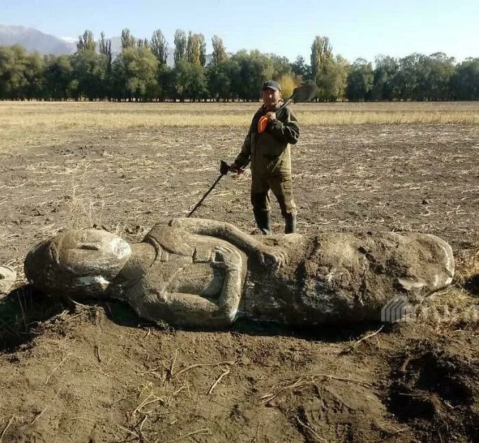 A 10 Foot Tall Stone Statue From The 6th Century That Was Uncovered By A Potato Farmer In Kyrgyzstan In 2022