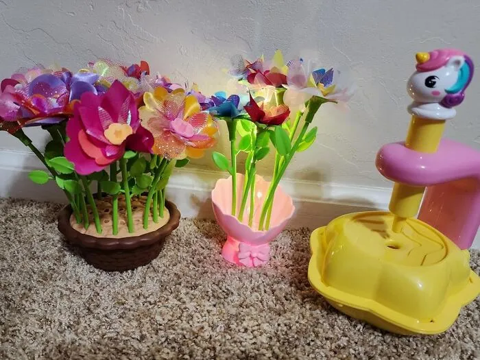 The Official Centerpiece For The Kids' Table Can Now Be A Beautiful, And Most Importantly, Shatterproof, Creation From A <a Style="Display:inline;" Href="Https://Www.amazon.com/Osllate-Upgraded-Unicornous-Christmas-Birthday/Dp/B0fmrvd122?ie=utf8&th=1&linkcode=ll1&tag=bpoctopus-20&linkid=ec6d10639dab49c90e403a191afe2263&language=en_us&ref_=as_li_ss_tl" Target="_blank"> <span Style="Font: Inherit; Color: #d74b1f;"> Fabric Flower Bouquet Making Set </Span>