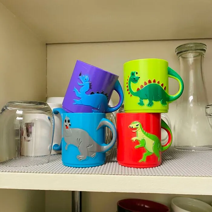 Le pedí a mi esposo que comprara unos vasos de plástico baratos para no tener que beber siempre en vasos de vidrio y correr el riesgo de que se rompan