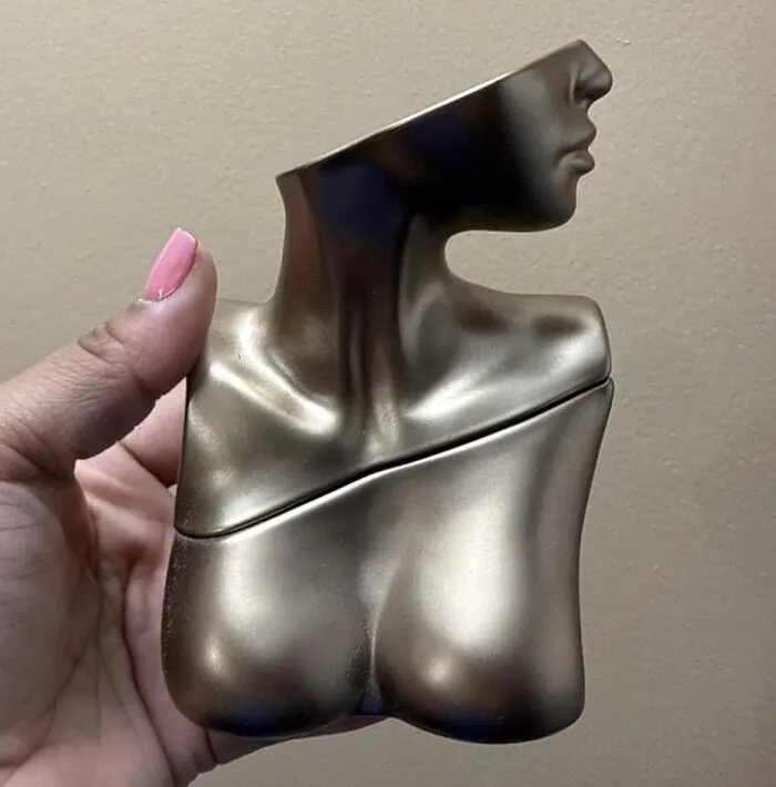 Their Stocking Will Smell Less Like Old Candy Canes And More Like A Warm, Soulful Hug With A Bottle Of <a Style="Display:inline;" Href="Https://Www.amazon.com/Billie-Eilish-Eau-Parfum-Pack/Dp/B09mzxj9gw?ie=utf8&th=1&linkcode=ll1&tag=bpmole-20&linkid=fbac058be4dca85d3be3e5eac5541d1a&language=en_us&ref_=as_li_ss_tl" Target="_blank">   <span Style="Font: Inherit; Color: #d74b1f;"> Billie Eilish Parfum </Span>