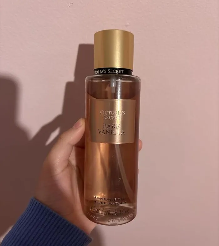  They're About To Smell Like The Human Equivalent Of A Freshly Baked Cupcake Thanks To <a Style="Display:inline;" Href="Https://Www.amazon.com/Victorias-Secret-Fragrance-Mist-Vanilla/Dp/B07jrg42d9?ie=utf8&th=1&linkcode=ll1&tag=bpmole-20&linkid=0a945412f724796f511f8eeb07119523&language=en_us&ref_=as_li_ss_tl" Target="_blank">   <span Style="Font: Inherit; Color: #d74b1f;"> Victoria's Secret Bare Vanilla Body Mist </Span>