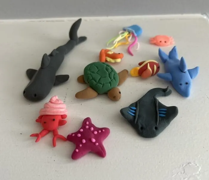 There’s No Kiln Required For Your Friend To Create Their Next Masterpiece With This <a Style="Display:inline;" Href="Https://Www.amazon.com/Air-Dry-Modeling-Clay-Kit/Dp/B08lpcs6pn?ie=utf8&th=1&linkcode=ll1&tag=bphorse-20&linkid=0cc9dc1abd7aecc2a1d3297b6cc6d842&language=en_us&ref_=as_li_ss_tl" Target="_blank"> <span Style="Font: Inherit; Color: #d74b1f;"> Air Dry Modeling Clay Kit </Span>