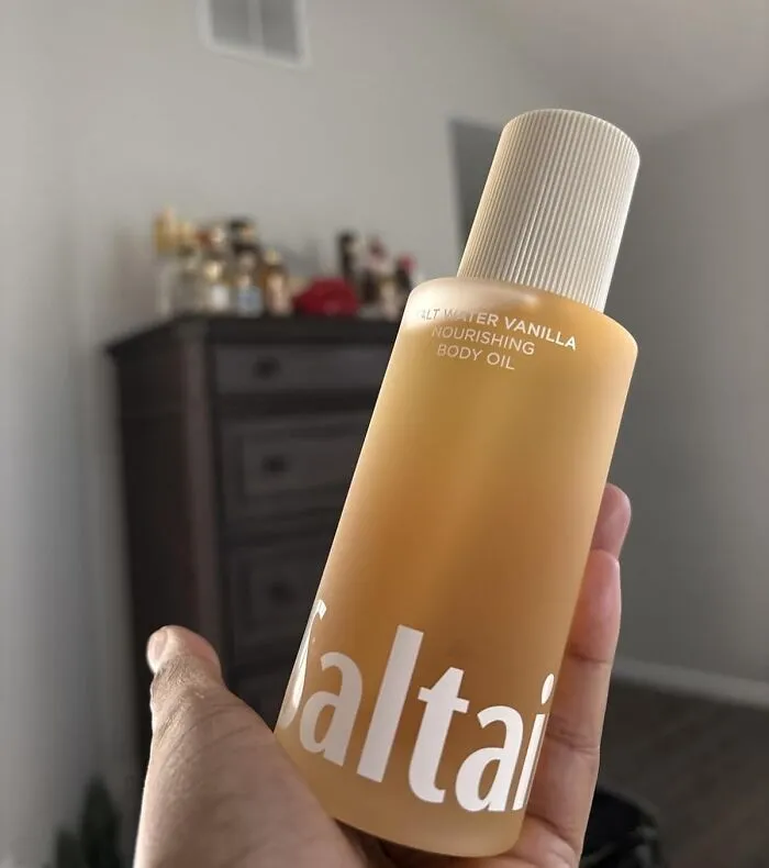Your Skin Is About To Enter Its Glorious Glazed Donut Era With A Little Help From This <a Style="Display:inline;" Href="Https://Www.amazon.com/Saltair-Luxurious-Moisturizer-Non-Greasy-Well-Absorbing/Dp/B0dt5cjhq4?ie=utf8&th=1&linkcode=ll1&tag=bpworm-20&linkid=68da8434488e58858ce82c77c199e38b&language=en_us&ref_=as_li_ss_tl" Target="_blank">   <span Style="Font: Inherit; Color: #d74b1f;"> Saltair Body Oil </Span>