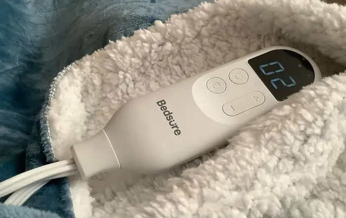 You Are Now Free To Enter A State Of Human Hibernation Until Spring Thanks To This <a Style="Display:inline;" Href="Https://Www.amazon.com/Bedsure-Heated-Blanket-Electric-Throw/Dp/B0bzrbhzv8?ie=utf8&th=1&linkcode=ll1&tag=bpworm-20&linkid=3f117b84dc5fade8169aa3d88bd3c02e&language=en_us&ref_=as_li_ss_tl" Target="_blank">   <span Style="Font: Inherit; Color: #d74b1f;"> Fuzzy Heated Blanket </Span>