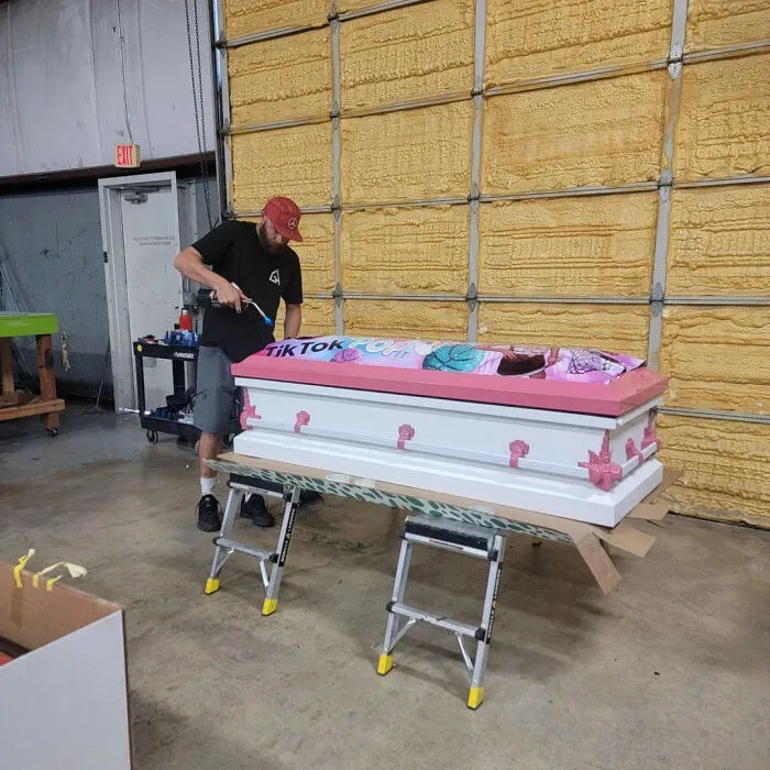 This Man Spoke With Every Parent In Uvalde, Texas, To Build Personalized Caskets For All 19 Children Who Were K****d. His Name Is Trey Ganem