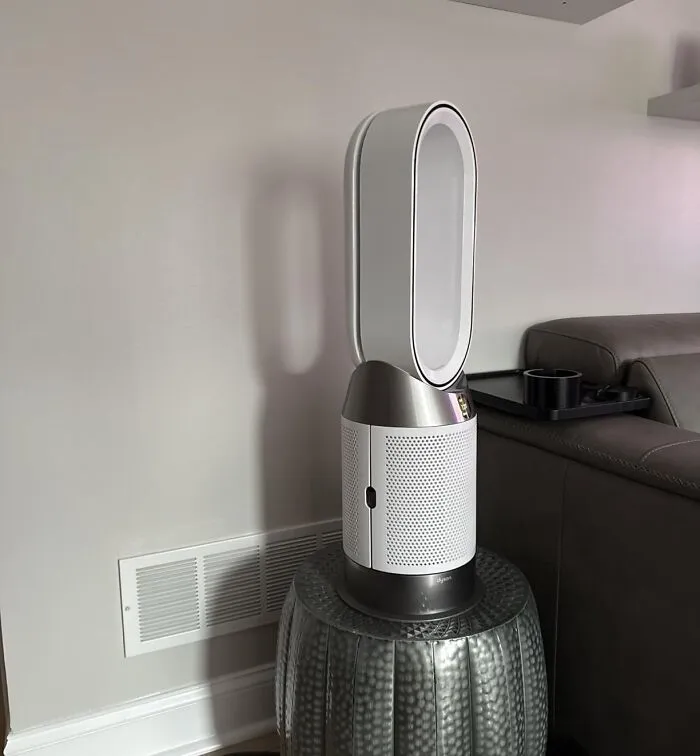 The <a Style="Display:inline;" Href="https://www.amazon.com/Dyson-Purifier-Hot-Cool-NOx/dp/B0F467CSHR?crid=3SIX0DDHBRVHN&dib=eyJ2IjoiMSJ9.NRkfqr-VSzlZNXIQt8A_p49QcGmdcR0CzWJeJ0Ge6k1O8GOpHoiohwnKrinsXM2BrV5cY1oWctIrIihKEID9YWcpE59oHIocFaMfNzLKL-xfyGNxvtwfm9ZDxu3Nsnd6236ZJk8qqMP5Eda19I-iBuGHJi2K7-bu72OcTK4BYh7-GLQ5bD6szt8V4ja_55Wtd7oFqbkAQxeKF7ZCxQEF6VHWLAc8aMb7LtUIG0IM6yJr9DTDYG27mh5PR_wu5_ThQ9NtJiiduaI3WViRb5t-LUvmMdeNMwwXeaBurnrD4FY.G0vllME8i0bYGFNiGRL7QMWf774KuJ4aeeQYSX5e2BA&dib_tag=se&keywords=Dyson%2BPurifier%2BHot%2BCool%2BHP2%2BDe-NOx&qid=1763731757&s=home-garden&sprefix=dyson%2Bpurifier%2Bhot%2Bcool%2Bhp2%2Bde-nox%2Cgarden%2C211&sr=1-1&th=1&linkCode=ll1&tag=bpsalmon-20&linkId=544bf8d19226f24a02078358a6f43d7a&language=en_US&ref_=as_li_ss_tl" Target="_blank"> <span Style="Font: Inherit; Color: #d74b1f;"> Dyson Purifier Hot+cool </Span> Is The One Roommate That Won't Complain About The Thermostat, Will Clean The Air, And Looks Like It Just Stepped Out Of A Sci-Fi Movie