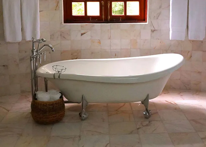 “I Just Use My Leaf Blower”: 50 Easy Cleaning Hacks That Might Save You Loads Of Time