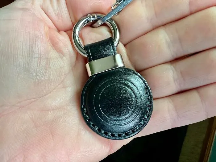  A Sophisticated Little <a Style="Display:inline;" Href="Https://Www.amazon.com/Keepxyz-AirTag-Suitable-Keychain-Stainless/Dp/B0bm8ryl8l?ie=utf8&th=1&linkcode=ll1&tag=bpdodo-20&linkid=eb7033b60e6c47b302d03a7811f52331&language=en_us&ref_=as_li_ss_tl" Target="_blank">   <span Style="Font: Inherit; Color: #d74b1f;"> Leather AirTag Keychain </Span> That Gives Their Keys A Much-Needed Glow-Up And Ensures They Can Never Pull A Disappearing Act Again