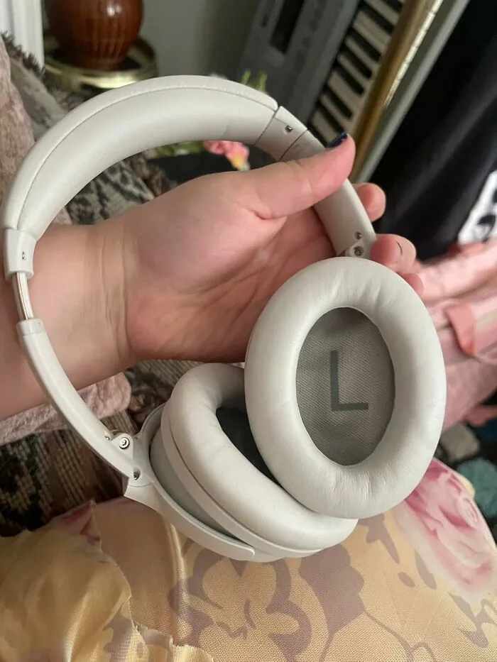 The Screaming Baby On Your Flight, Your Chatty Coworker, And The Construction Outside Your Window Would Like To Formally Announce They've Been Silenced By A Pair Of <a Style="Display:inline;" Href="Https://Www.amazon.com/Bose-Quietcomfort-Cancelling-Headphones-Bluetooth/Dp/B0cczc9j1v?ie=utf8&th=1&linkcode=ll1&tag=bpraccoon-20&linkid=4a69ca9134922a60adcccbb0f940481b&language=en_us&ref_=as_li_ss_tl" Target="_blank">  <span Style="Font: Inherit; Color: #d74b1f;"> Bose Quietcomfort Headphones </Span>