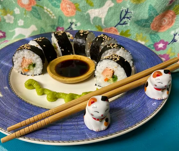 That Expensive Sushi Delivery Guy Is About To Get Real Lonely Now That Your Friend Has A <a Style="Display:inline;" Href="Https://Www.amazon.com/Complete-Rolling-Premium-Bazooka-Beginners/Dp/B09l3fh1f5?ie=utf8&th=1&linkcode=ll1&tag=bphorse-20&linkid=f2e9fb888fdd56dec8d5c9c9f313523d&language=en_us&ref_=as_li_ss_tl" Target="_blank"> <span Style="Font: Inherit; Color: #d74b1f;"> Sushi Making Set </Span>