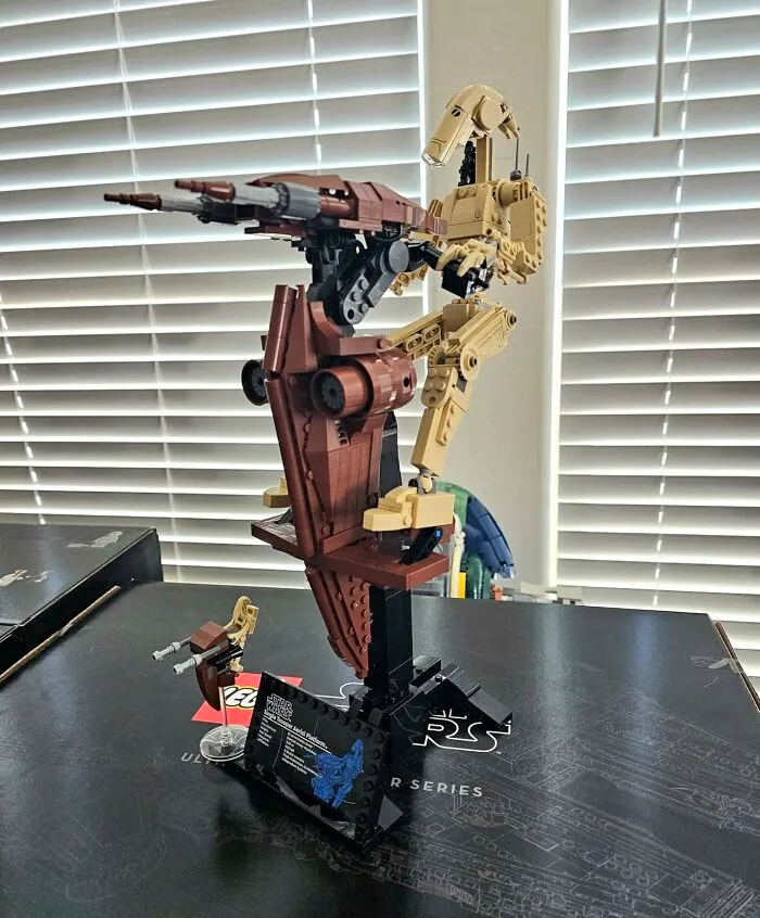 Your Desk Is About To Get A New Security Guard Who Is An Expert At Looking Intimidating And Occasionally Falling Over, A <a Style="Display:inline;" Href="Https://Www.amazon.com/LEGO-Star-Wars-Building-Learning/Dp/B0drw6vy43?ie=utf8&linkcode=ll1&tag=bpgecko-20&linkid=8dff56b036307c61575cc7c0a81d05a7&language=en_us&ref_=as_li_ss_tl" Target="_blank">  <span Style="Font: Inherit; Color: #d74b1f;"> LEGO Star Wars Battle Droid With Stap </Span>