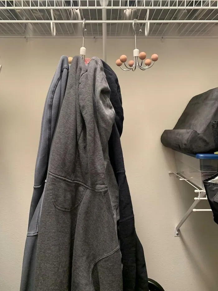The One Chair In Your Bedroom That's Actually Just A Pile Of Sweatshirts Is About To Get Its Job Back Thanks To A <a Style="Display:inline;" Href="Https://Www.amazon.com/Topia-Hanger-360%c2%b0swivel-Organizer-Organizers/Dp/B0cfxfdzfc?ie=utf8&th=1&linkcode=ll1&tag=bptoucan-20&linkid=12fc4c59bdf854b3789e0c928d71a5ce&language=en_us&ref_=as_li_ss_tl" Target="_blank">  <span Style="Font: Inherit; Color: #d74b1f;"> 360-Swivel Hoodie Hanger </Span>