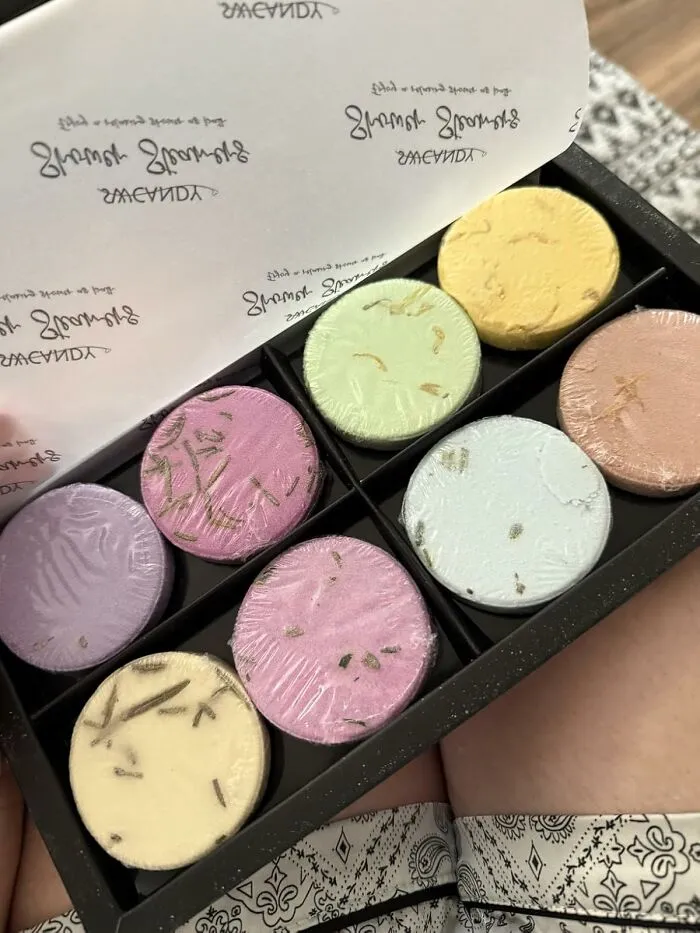  A Bath Bomb's Vibe Without The Whole Sitting-In-Your-Own-Filth Part Is Now Possible With These <a Style="Display:inline;" Href="Https://Www.amazon.com/Shower-Steamers-Aromatherapy-Birthday-Gifts/Dp/B0cldn4brm?ie=utf8&th=1&linkcode=ll1&tag=bpmole-20&linkid=c54d5651951fcaa26ff2bc270b266eb0&language=en_us&ref_=as_li_ss_tl" Target="_blank">   <span Style="Font: Inherit; Color: #d74b1f;"> Shower Steamers </Span>