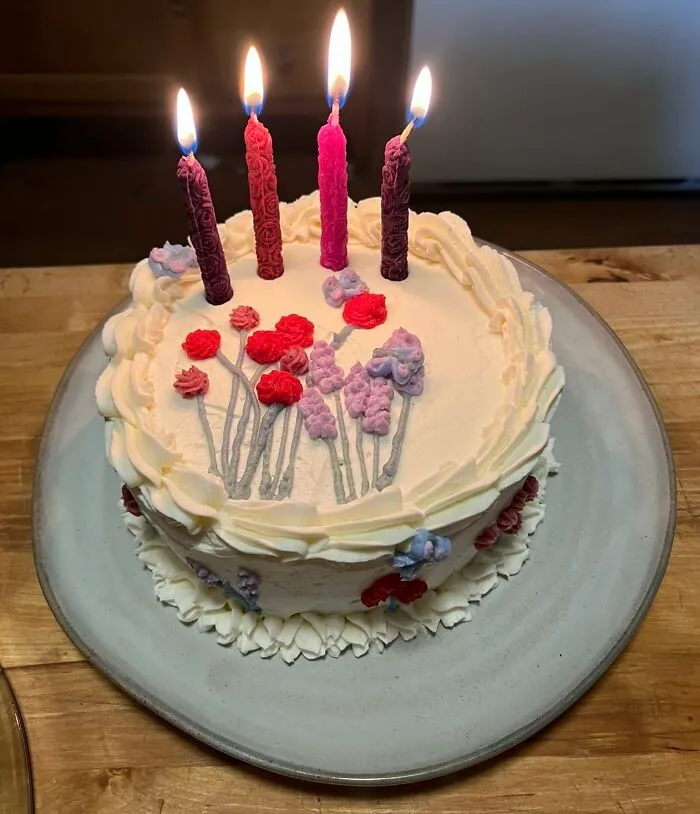 The Vanilla Frosting In Your Fridge Can Finally Live Out Its Rainbow Dreams With A Little Help From <a Style="Display:inline;" Href="Https://Www.amazon.com/Watkins-Food-Coloring/Dp/B01e6ole64?ie=utf8&th=1&linkcode=ll1&tag=bpworm-20&linkid=ae03ae9449ca8a696c7bbbe480a04147&language=en_us&ref_=as_li_ss_tl" Target="_blank">   <span Style="Font: Inherit; Color: #d74b1f;"> Watkins Food Coloring </Span>