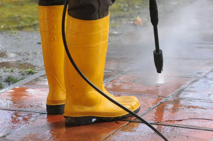 “Could Not Wear Camouflage Clothing”: 44 Of The Most Outrageous HOA Rules People Have Endured