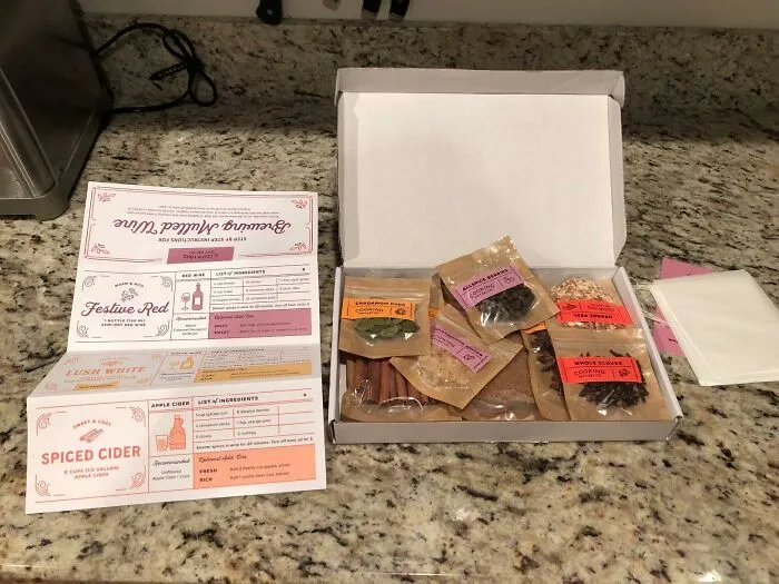The Gift Of "Making Your Whole House Smell Like A Cozy, Boozy Holiday Dream" Is Now Available In The Form Of This <a Style="Display:inline;" Href="Https://Www.amazon.com/Cooking-Gift-Set-Mulled-Cocktail/Dp/B072xxdghm?ie=utf8&th=1&linkcode=ll1&tag=bpcobra-20&linkid=361901d6c48f6ecb423acf82e1d0f943&language=en_us&ref_=as_li_ss_tl" Target="_blank">  <span Style="Font: Inherit; Color: #d74b1f;"> Mulled Wine Kit </Span>