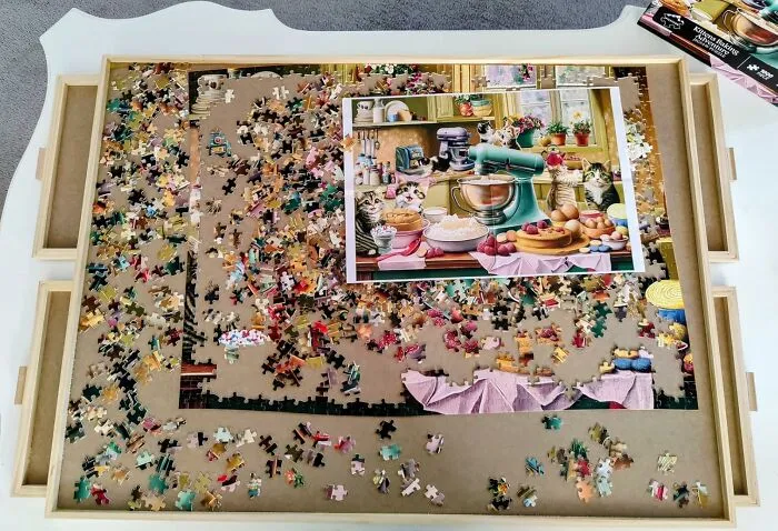 That Half-Finished Jigsaw Puzzle That Has Taken Your Dining Table Hostage For Weeks Can Now Be Beautifully Organized With A <a Style="Display:inline;" Href="Https://Www.amazon.com/All4jig-Rotating-Drawers-Portable-Spinning/Dp/B09wtskmvw?ie=utf8&linkcode=ll1&tag=bpbeaver-20&linkid=2056e55cac4cb62ae234d5d68db0ac6a&language=en_us&ref_=as_li_ss_tl" Target="_blank">   <span Style="Font: Inherit; Color: #d74b1f;"> Rotating Puzzle Board With Drawers </Span>