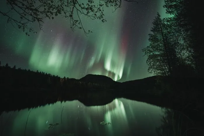 The Best Places And Times To See The Northern Lights From My Own Experience (13 Pics)