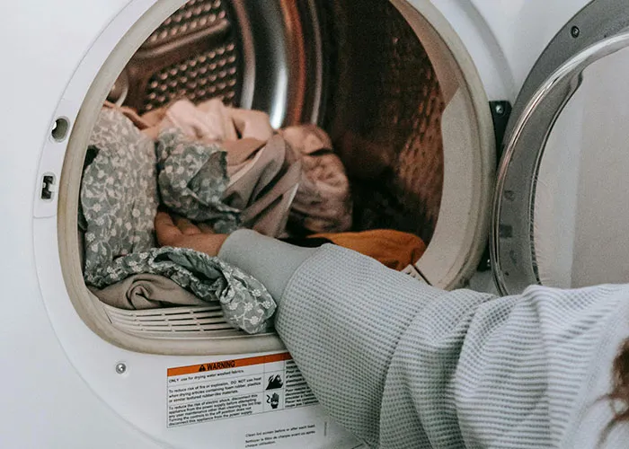 “I Just Use My Leaf Blower”: 50 Easy Cleaning Hacks That Might Save You Loads Of Time