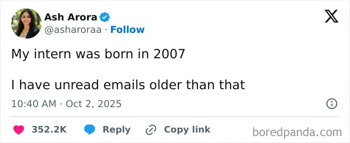 50 Hilarious Work Tweets To Read On Your Toilet Break