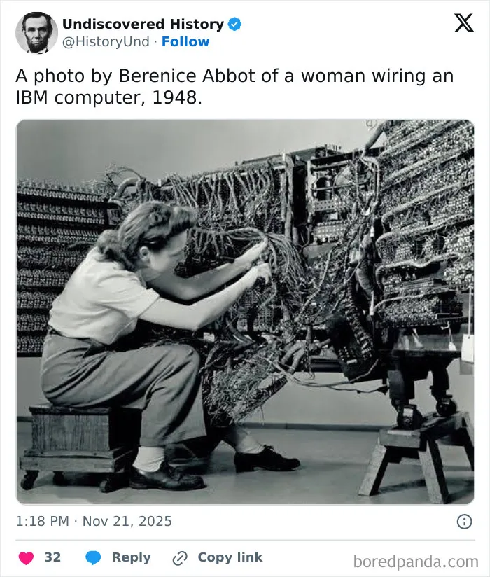 50 Fascinating Photos That Reveal Moments Lost To Time