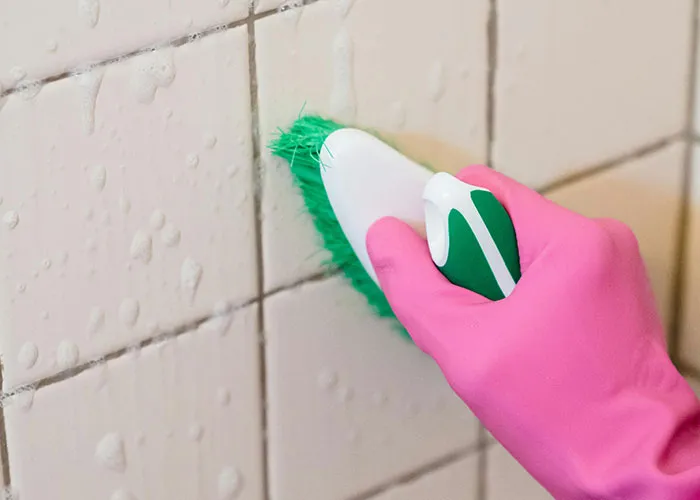 “I Just Use My Leaf Blower”: 50 Easy Cleaning Hacks That Might Save You Loads Of Time