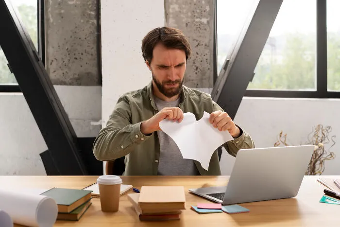 32 Mistakes That People Made In Their Life And Said Never Again