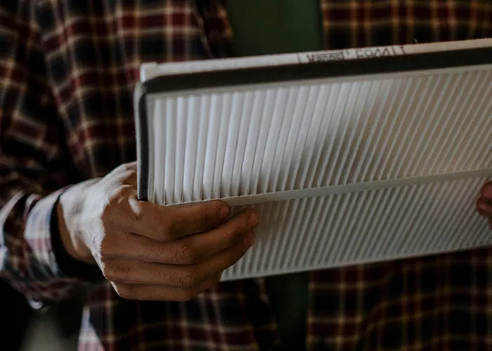 “I Just Use My Leaf Blower”: 50 Easy Cleaning Hacks That Might Save You Loads Of Time