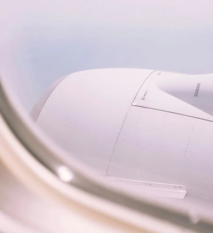 34 Pilots Share The Scariest Moments They Survived While Passengers Stayed Blissfully Unaware