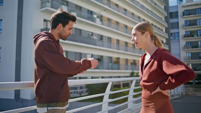 45 Times Being Multilingual Totally Paid Off During Awkward Gossip Moments