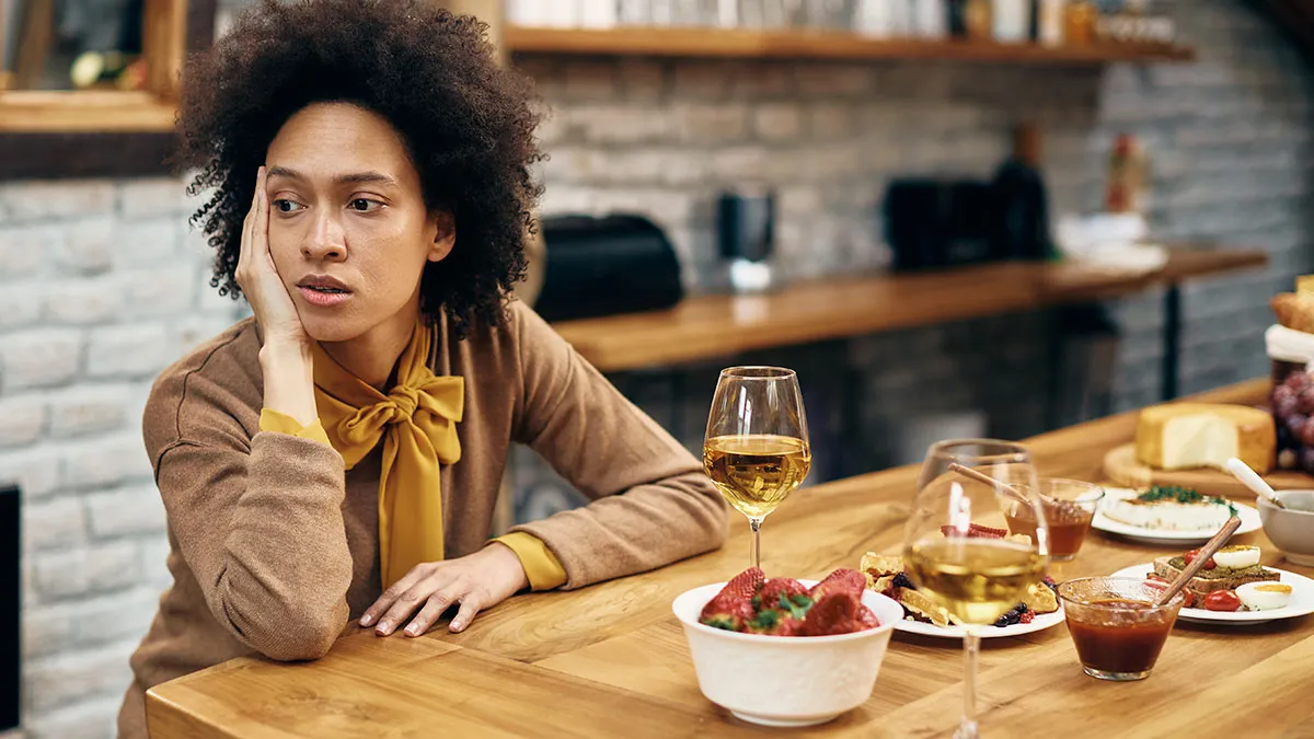 “Don’t Touch My TV”: 44 Thanksgiving Hosts Call Out Behaviors They Can’t Stand From Their Guests
