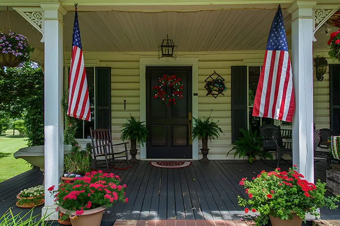“What Things Are Normal For Americans But Weird For Non-Americans?” (43 Surprising Answers)