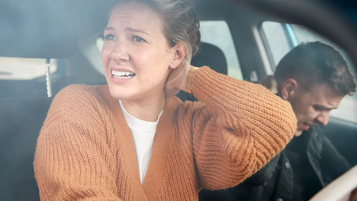 Guy Can’t Believe Girlfriend Takes Care Of Baby And Dogs During A Car Crash And Leaves Him Alone