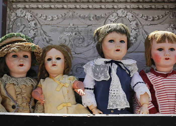 42 Of The Worst Places People Had To Survive A Night In