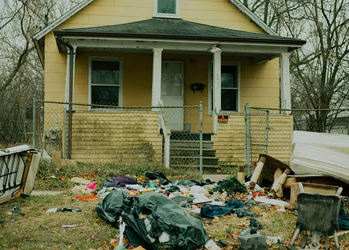 42 Of The Worst Places People Had To Survive A Night In
