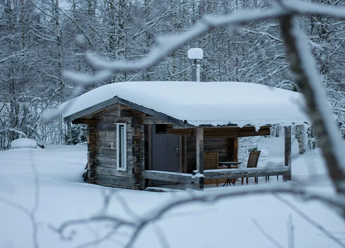 42 Of The Worst Places People Had To Survive A Night In